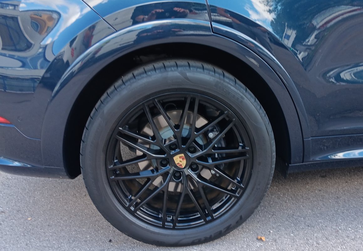 Porsche Cayenne — 17
