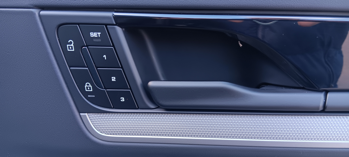 Porsche Cayenne — 15