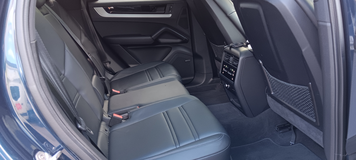 Porsche Cayenne — 14