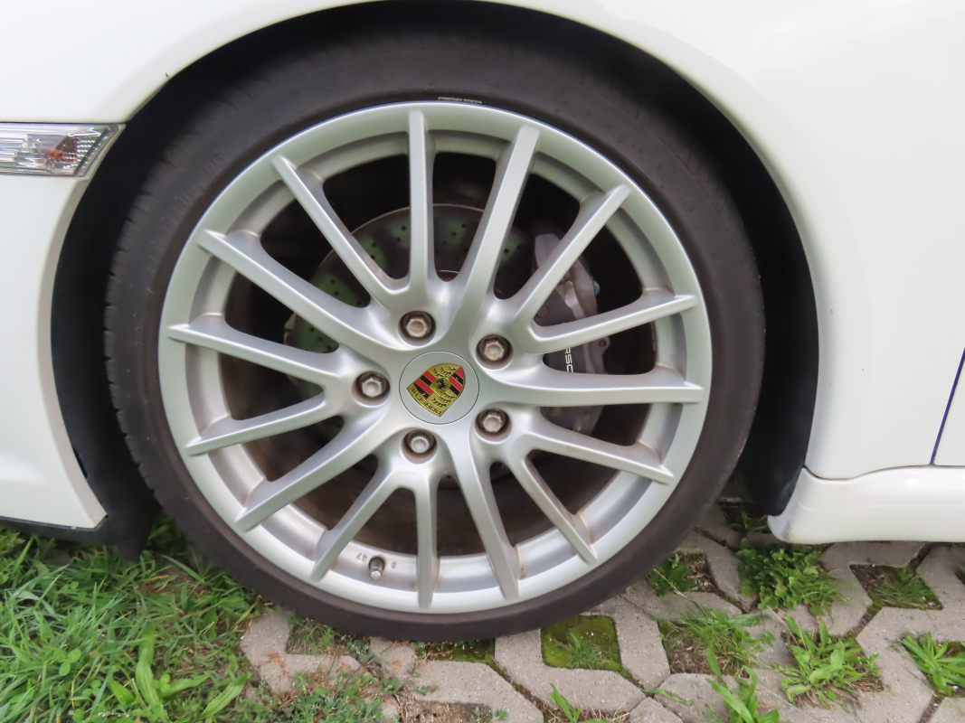 Porsche 911 — 16