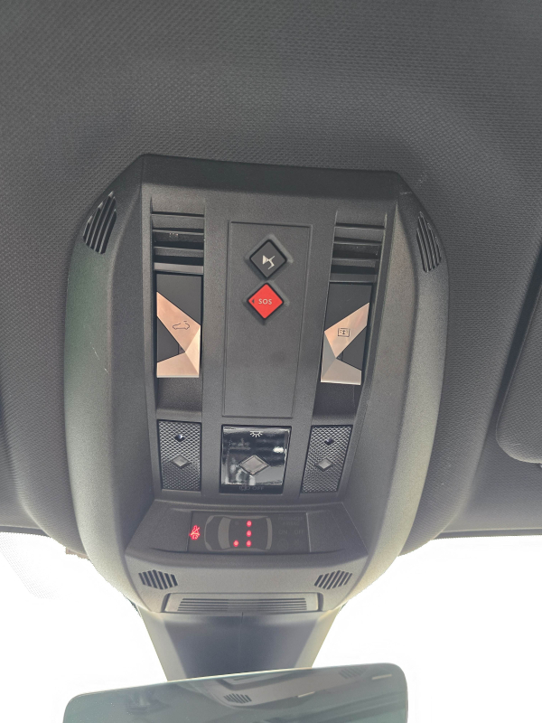 DS DS7 CROSSBACK — 23