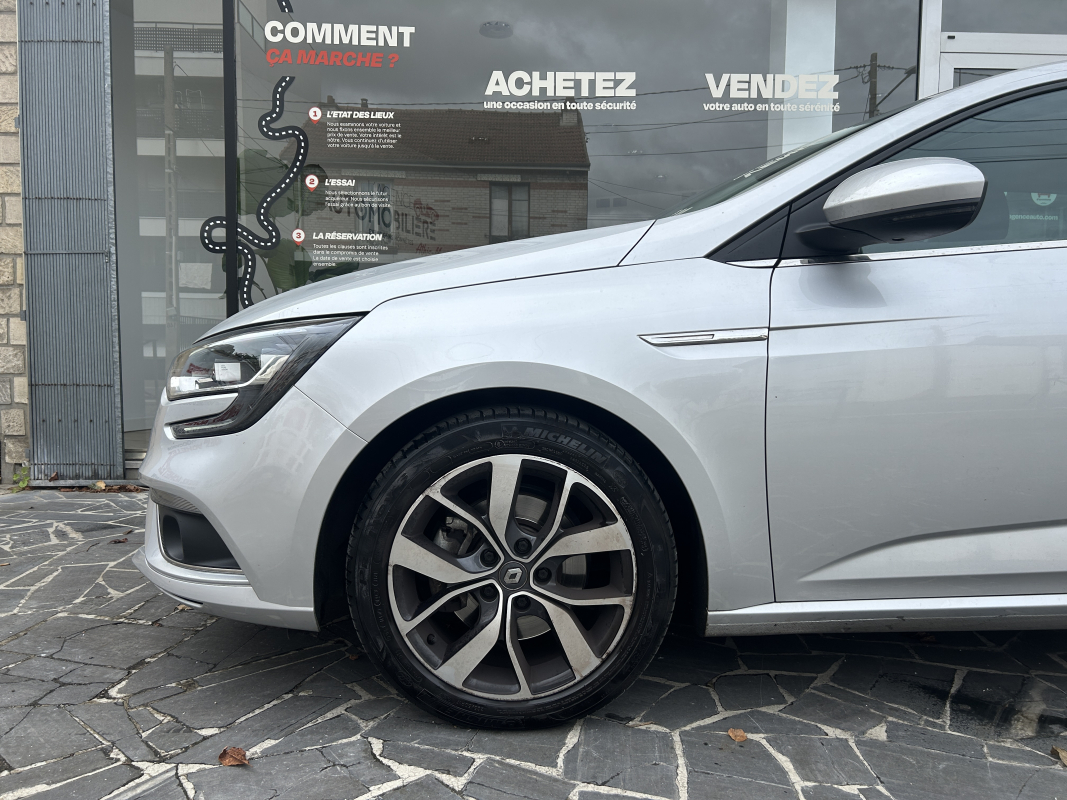 Renault Megane — 7