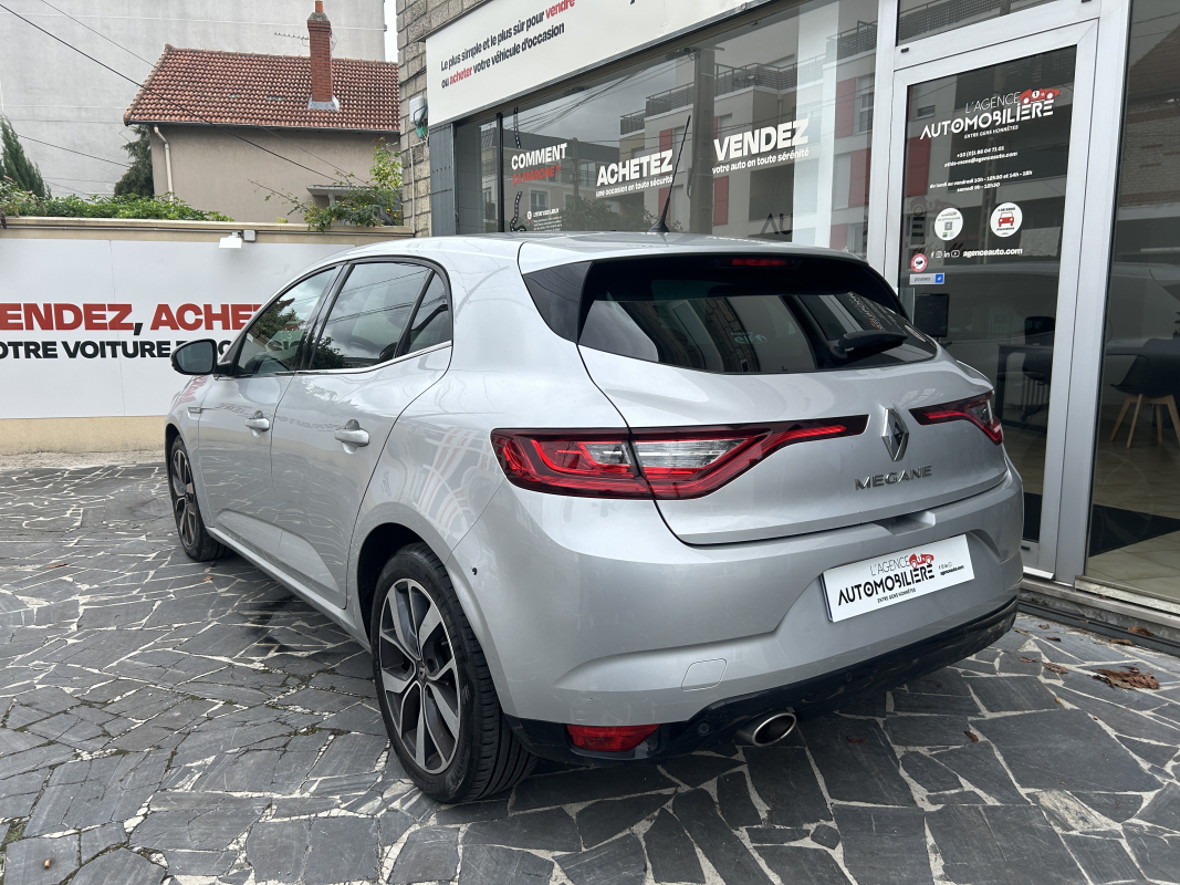 Renault Megane — 3