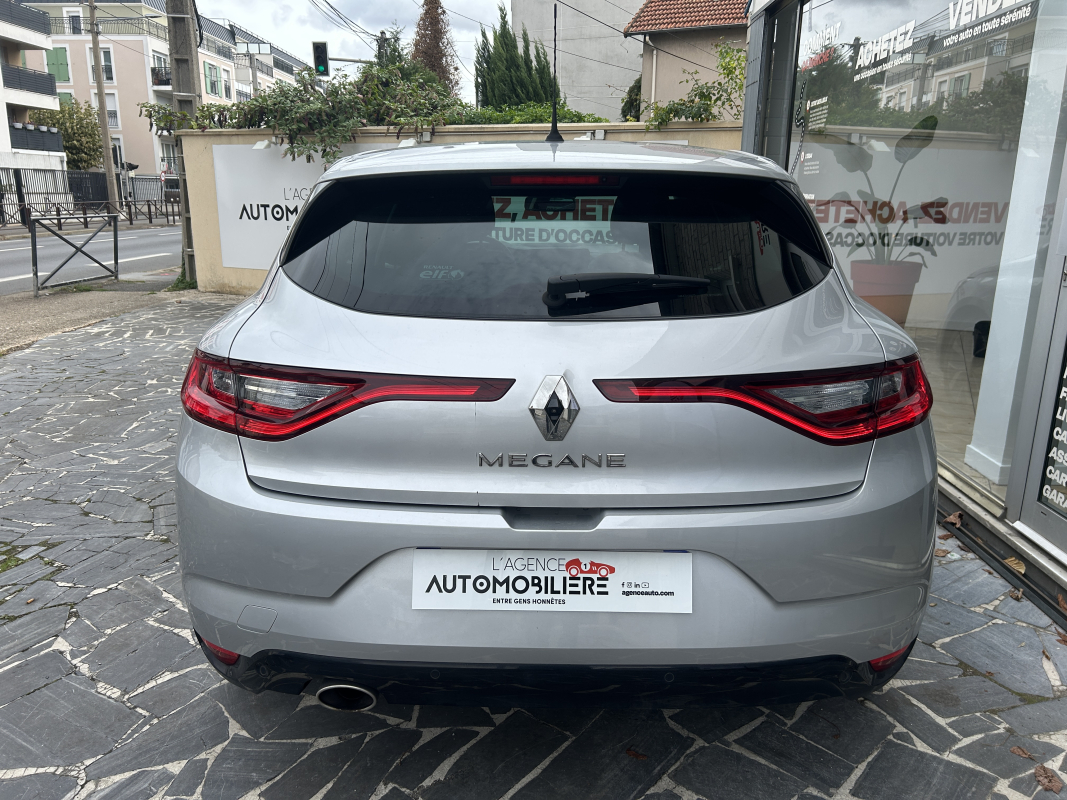 Renault Megane — 5