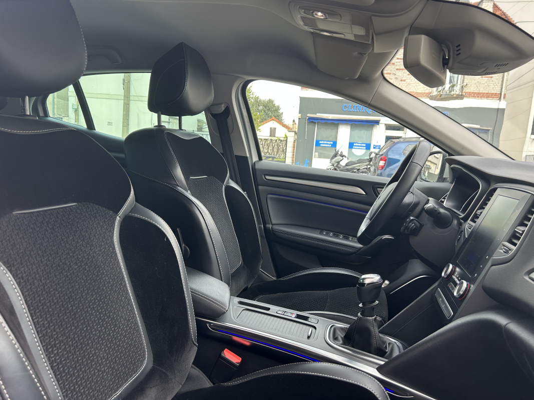 Renault Megane — 19