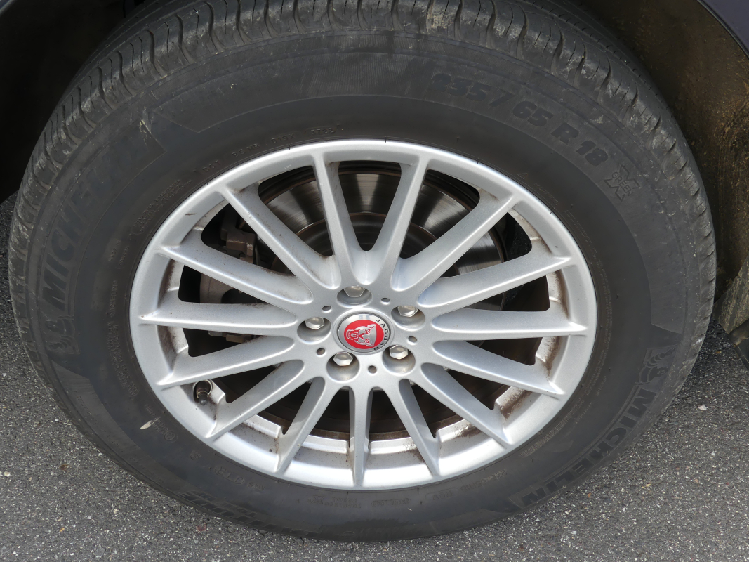 Jaguar F-Pace — 25