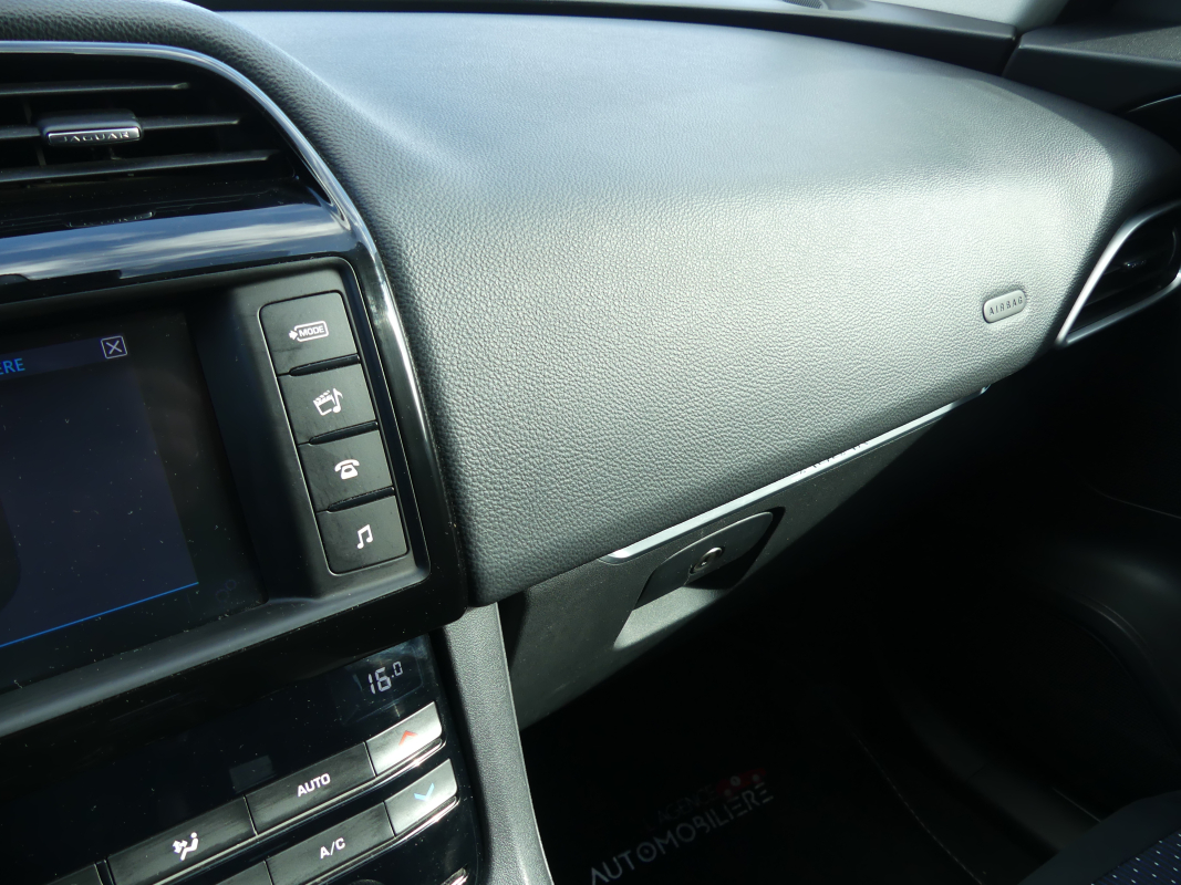 Jaguar F-Pace — 29