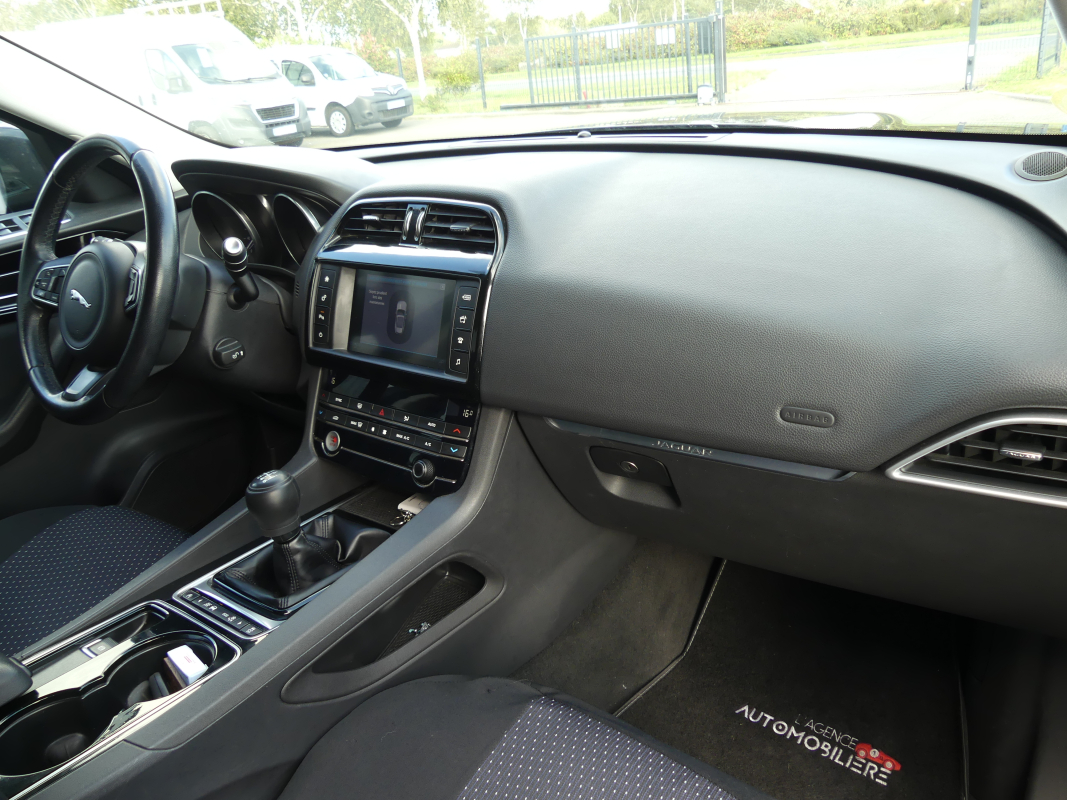 Jaguar F-Pace — 13