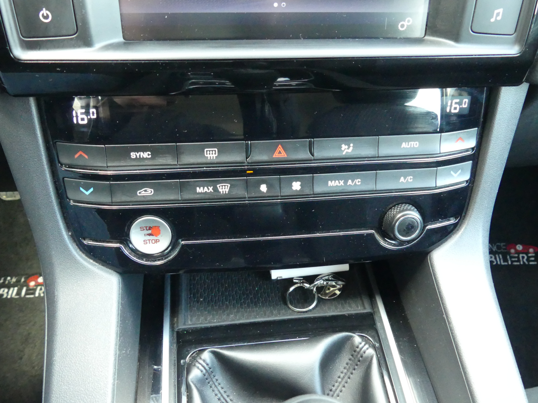 Jaguar F-Pace — 17