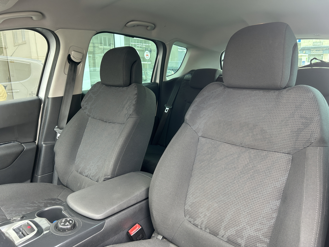 Peugeot 3008 — 14