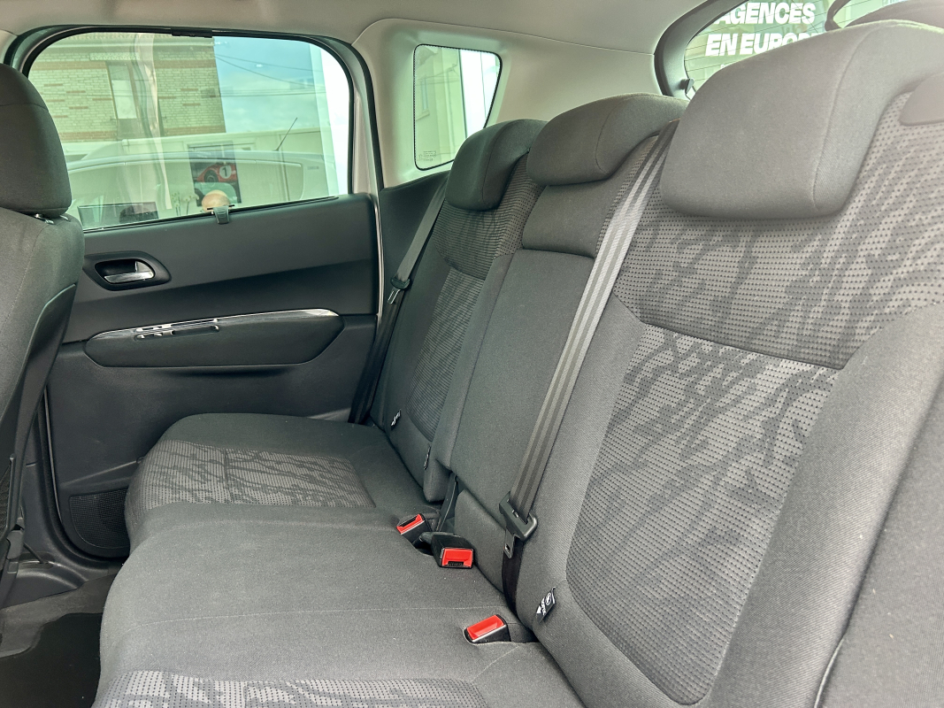 Peugeot 3008 — 17