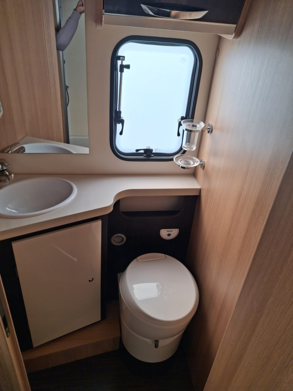 Ford Transit — 19