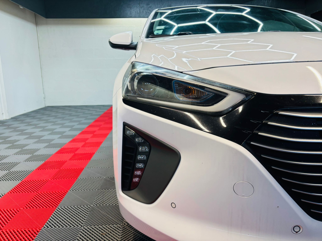 Hyundai IONIQ — 9