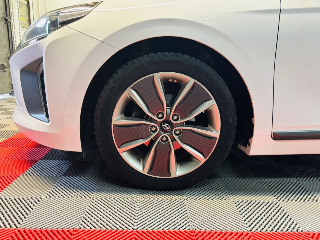 Hyundai IONIQ — 22