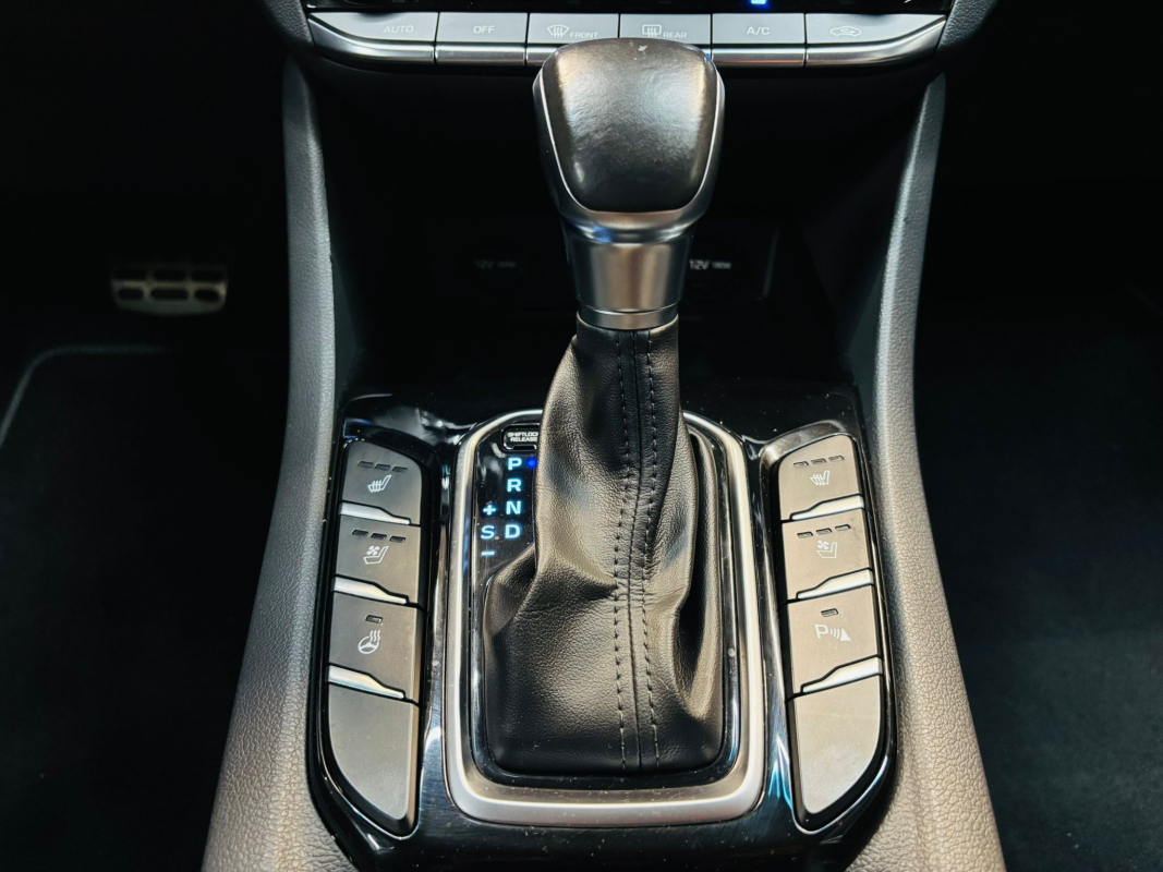 Hyundai IONIQ — 15