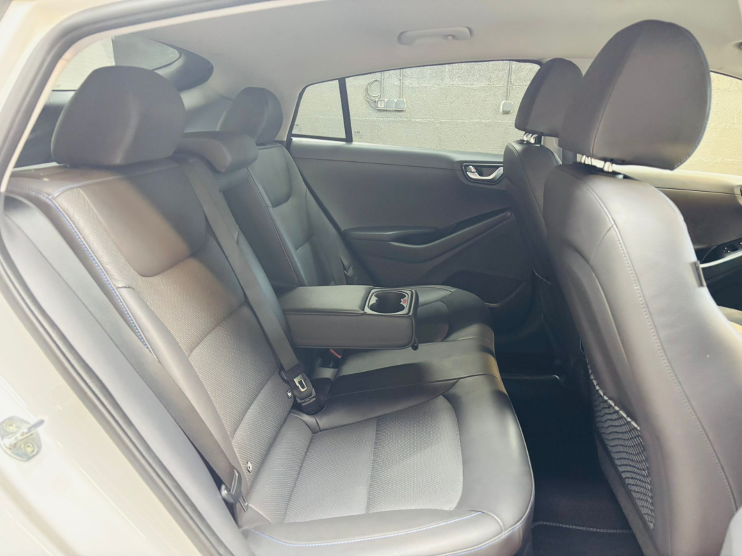 Hyundai IONIQ — 17