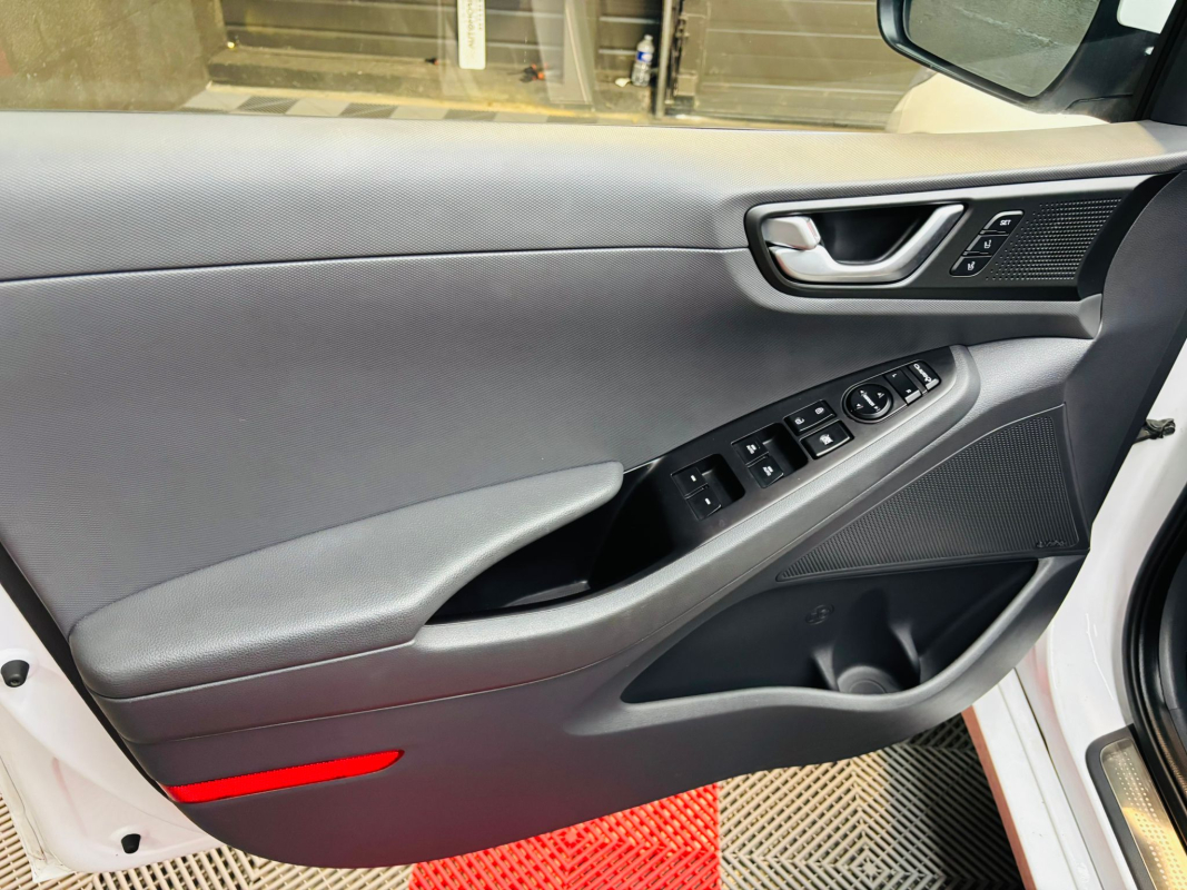 Hyundai IONIQ — 26