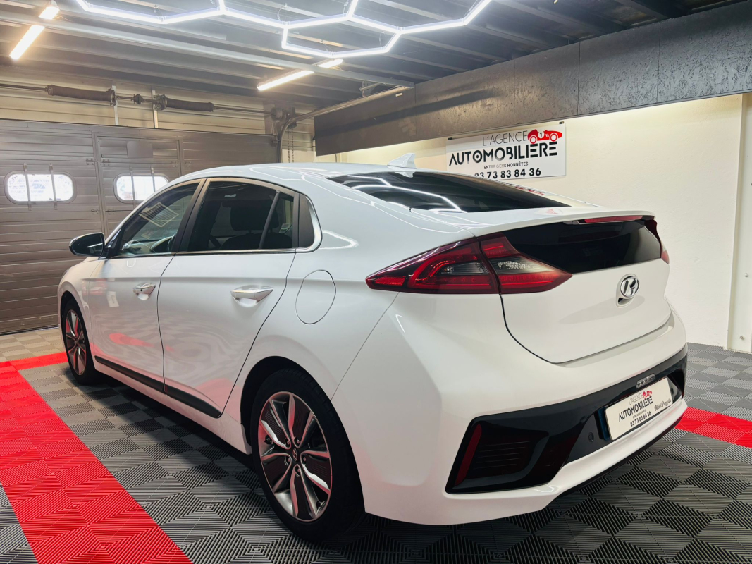 Hyundai IONIQ — 7
