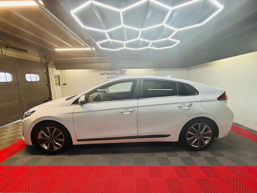 Hyundai IONIQ — 8