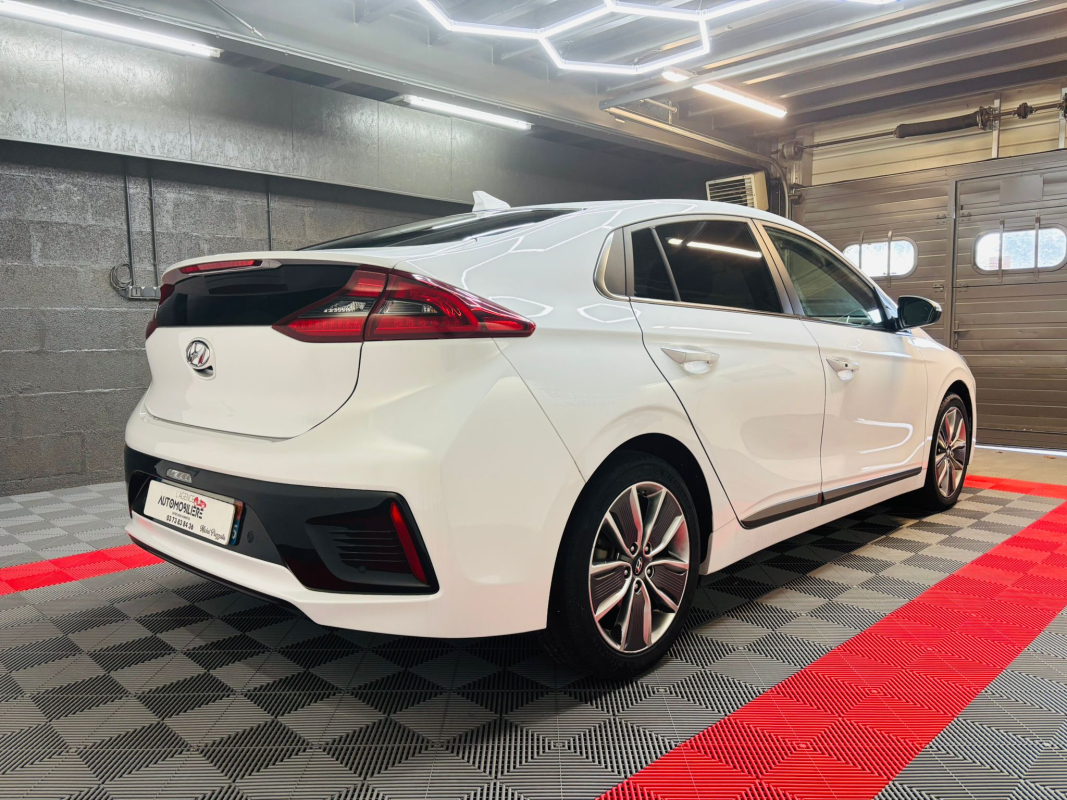 Hyundai IONIQ — 5