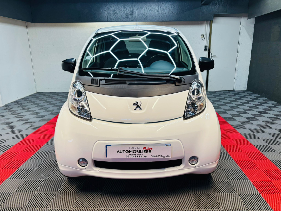 Peugeot ion — 2