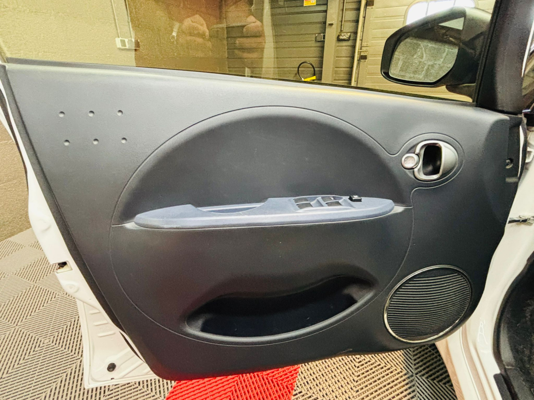 Peugeot ion — 14