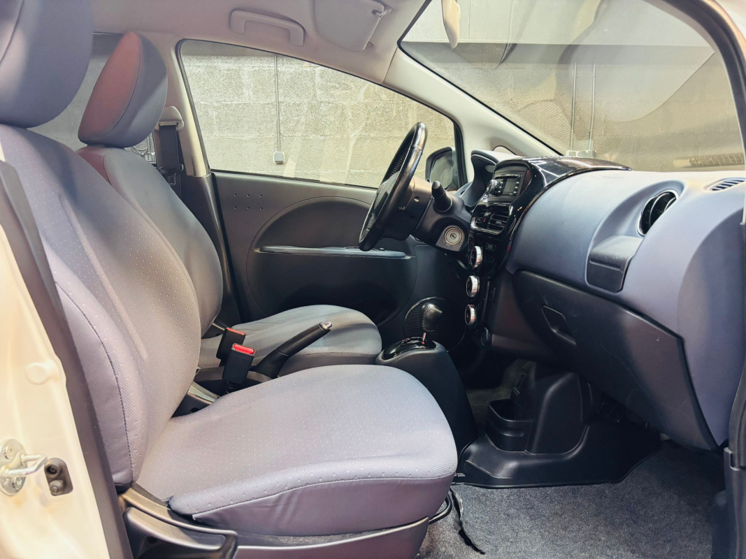 Peugeot ion — 15