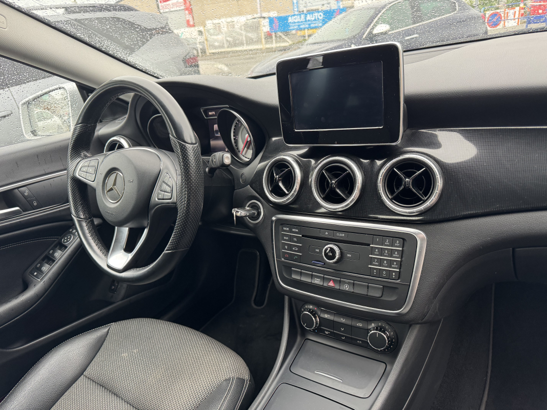 Mercedes Classe CLA — 13