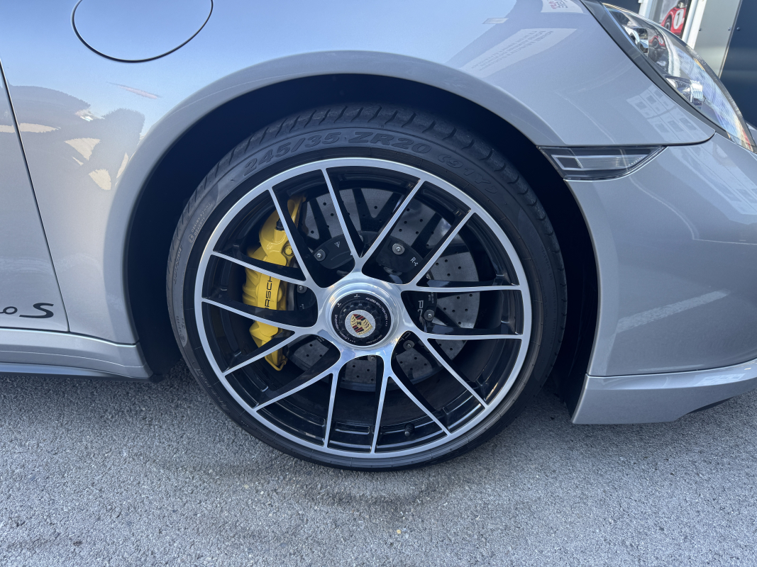 Porsche 911 — 28