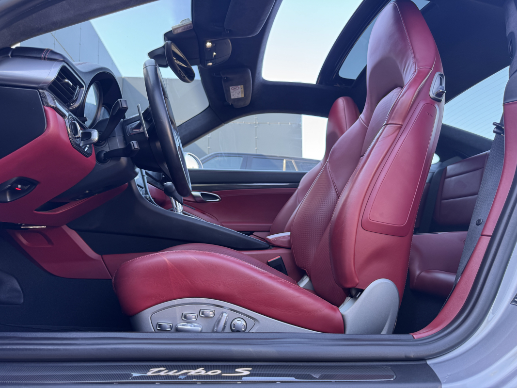 Porsche 911 — 9
