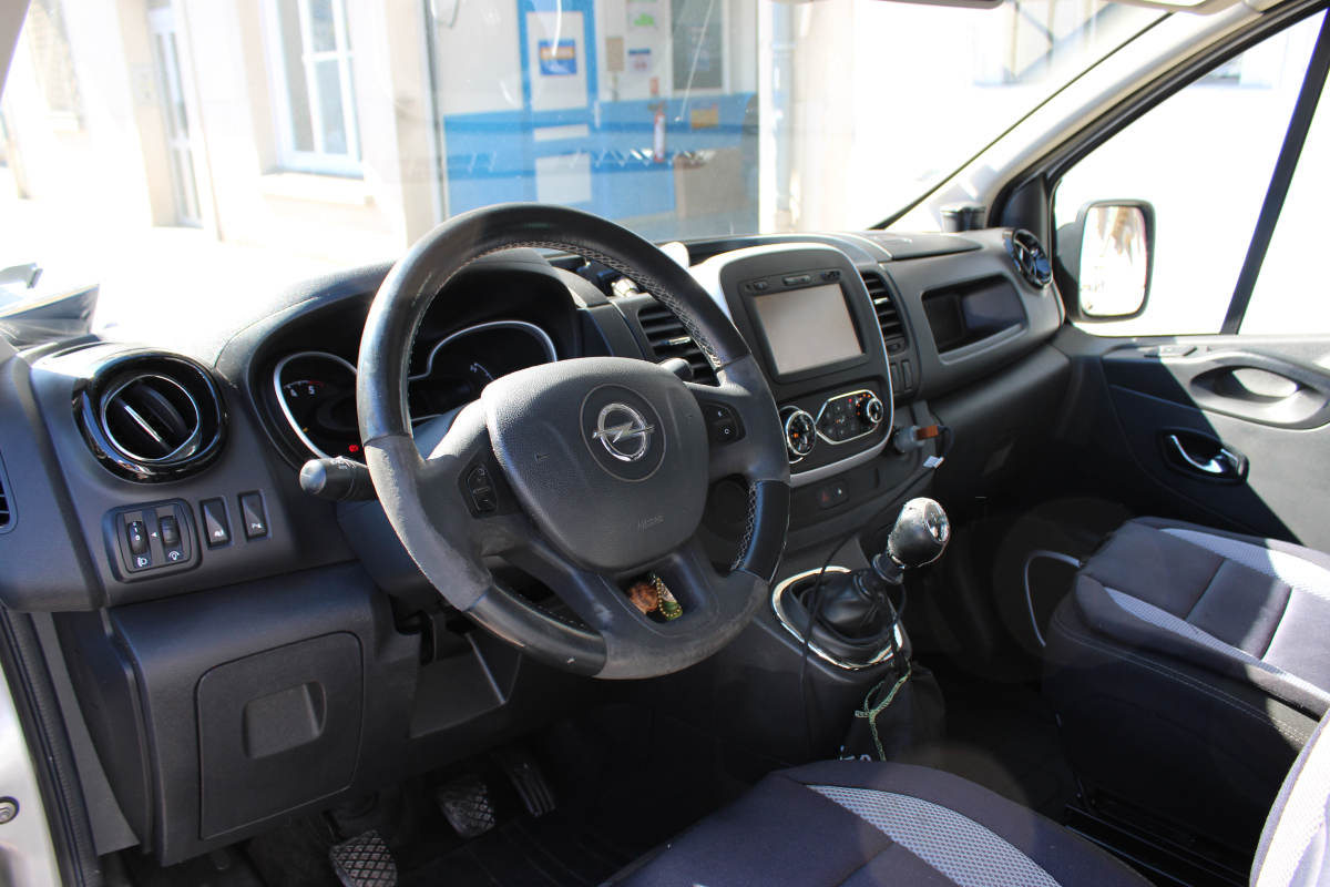 Opel Vivaro — 11