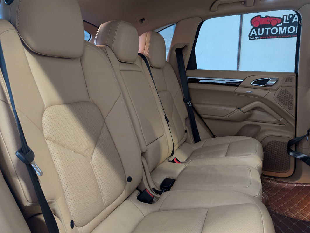 Porsche Cayenne — 12