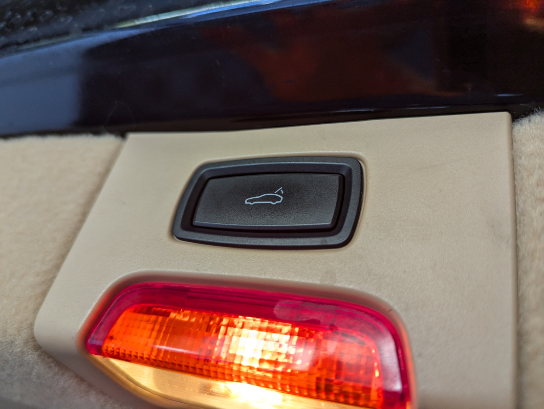 Porsche Cayenne — 30