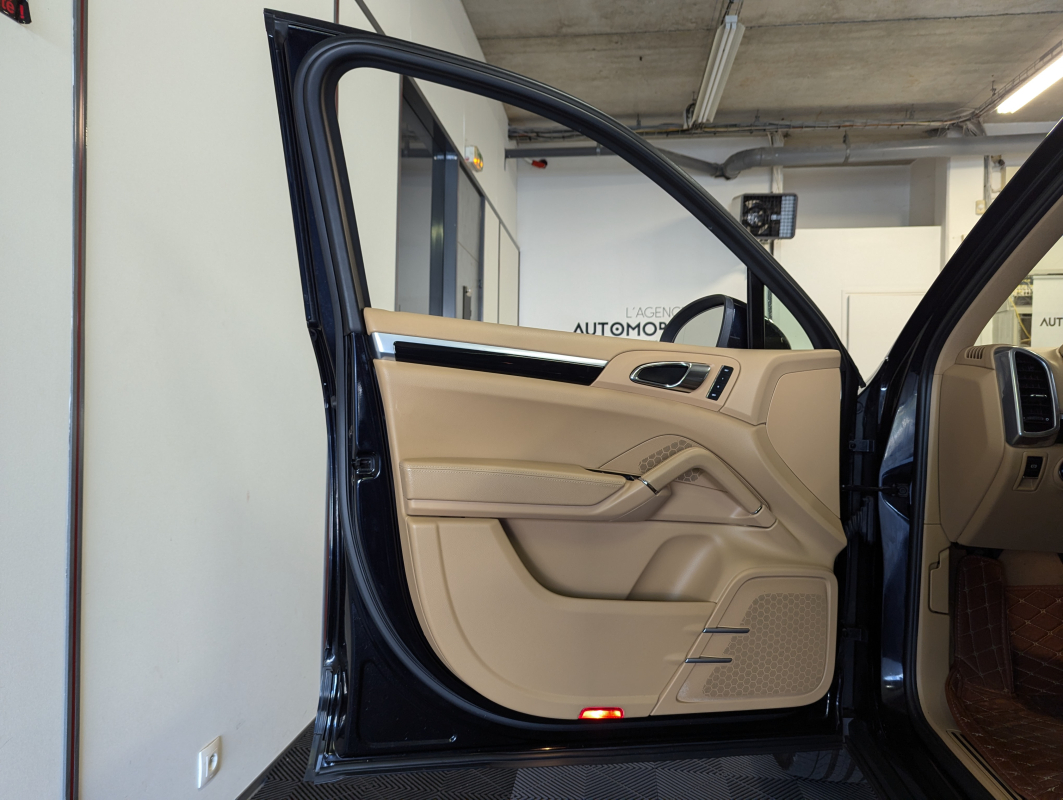 Porsche Cayenne — 21