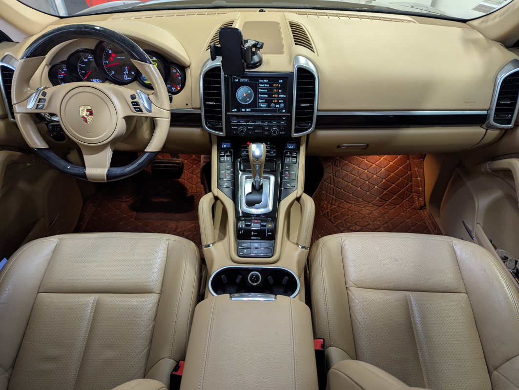 Porsche Cayenne — 15