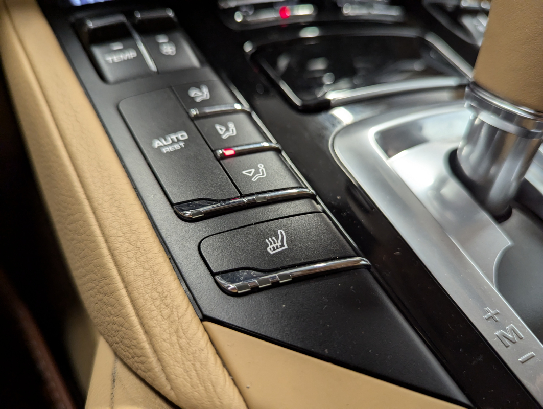 Porsche Cayenne — 16