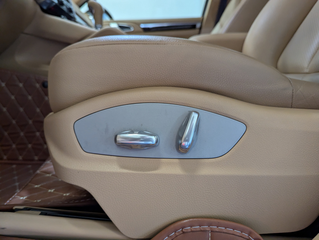 Porsche Cayenne — 20