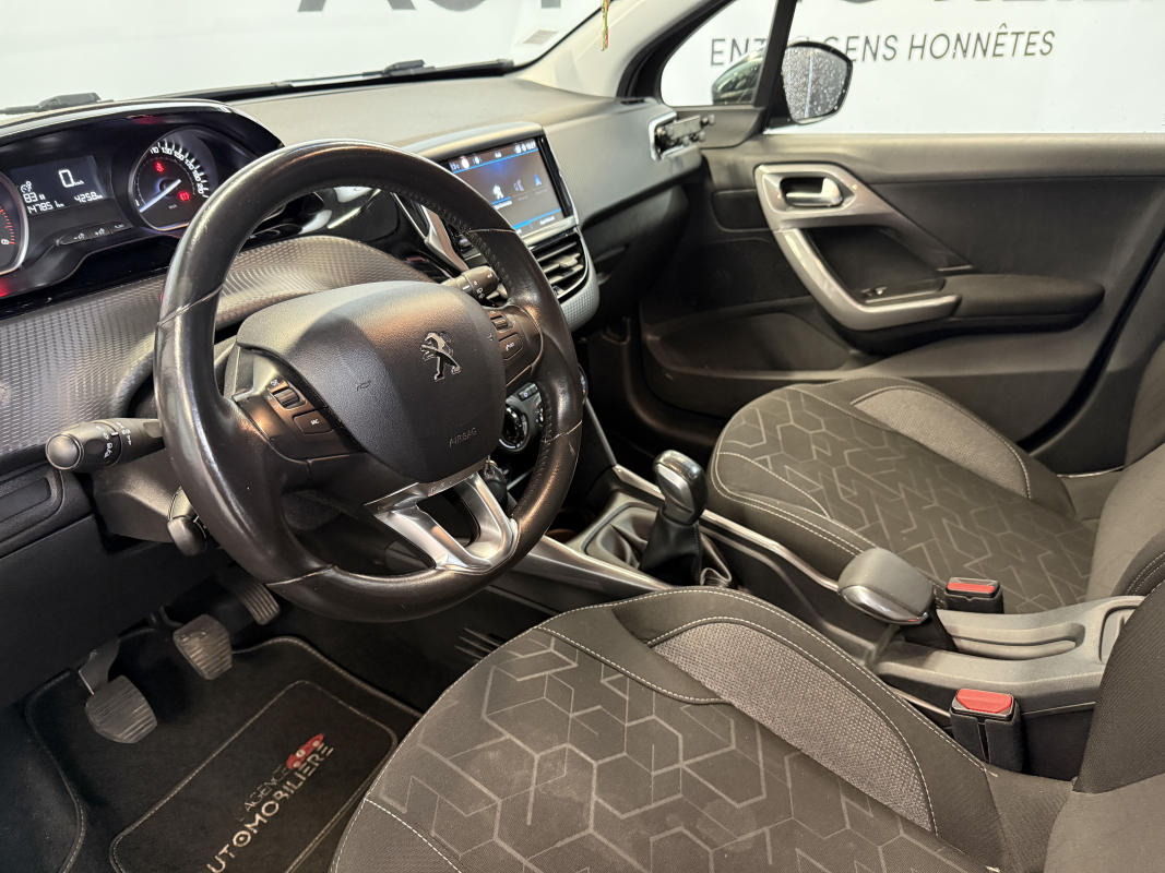 Peugeot 2008 — 10