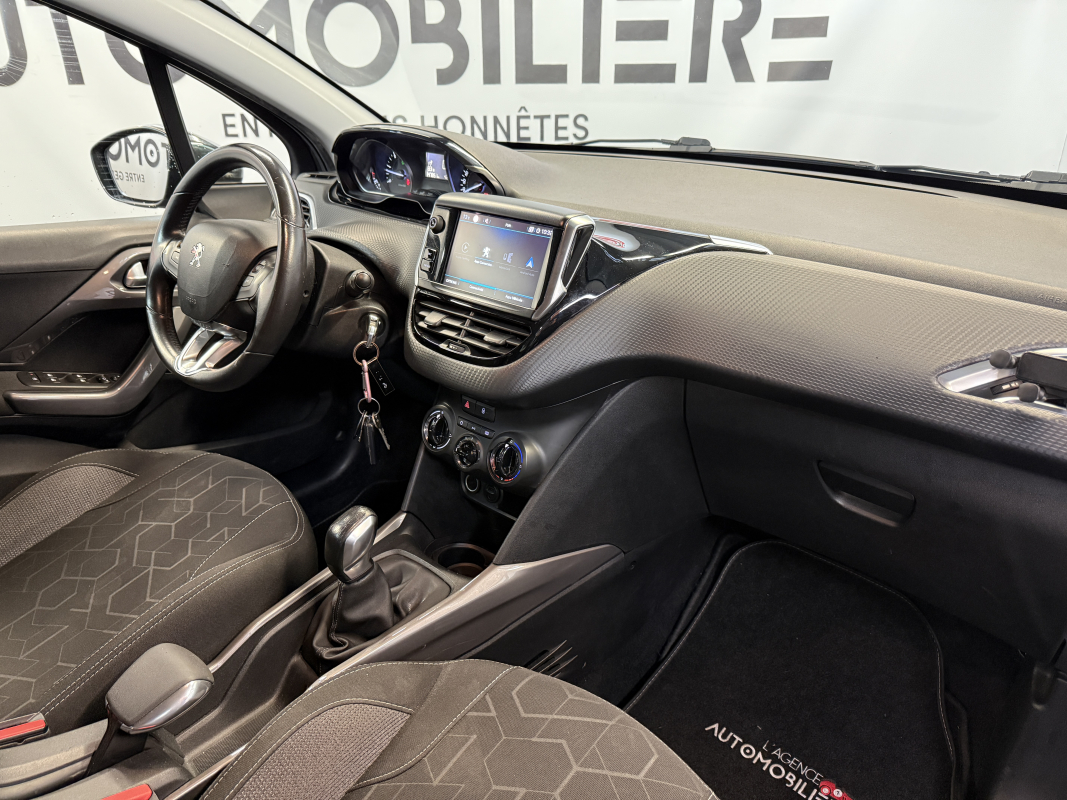 Peugeot 2008 — 12