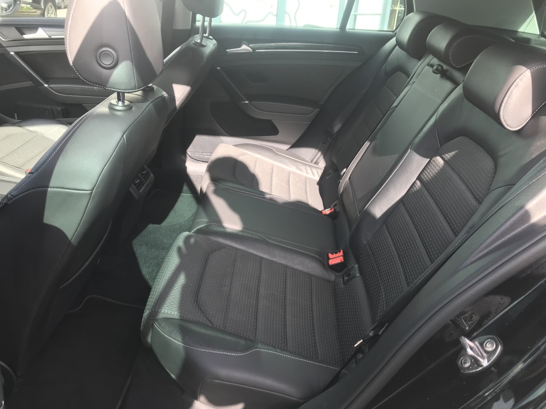 Volkswagen Golf — 11