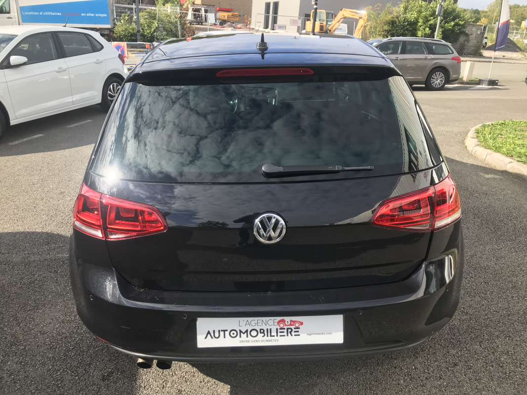 Volkswagen Golf — 5