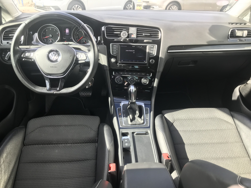 Volkswagen Golf — 12