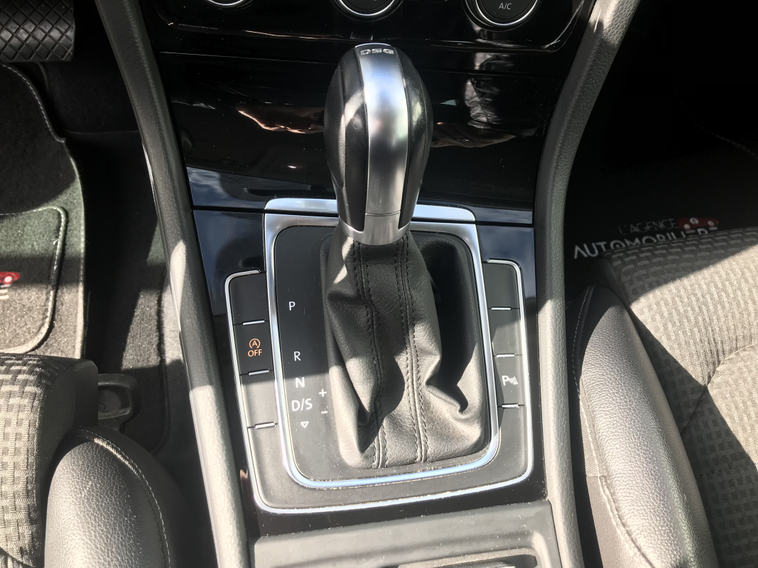 Volkswagen Golf — 17
