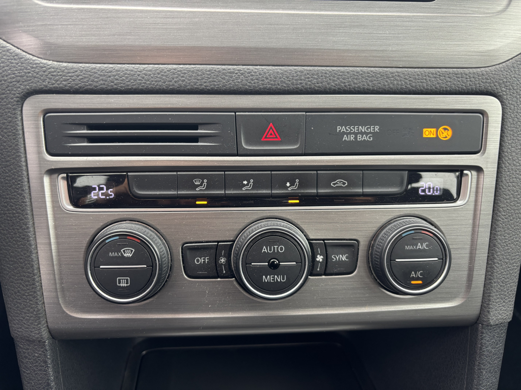 Volkswagen Golf Sportsvan — 17