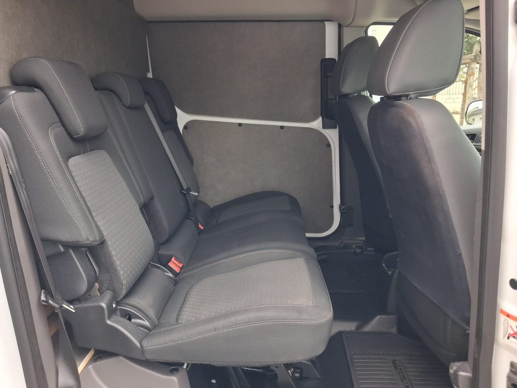 Ford Transit — 12