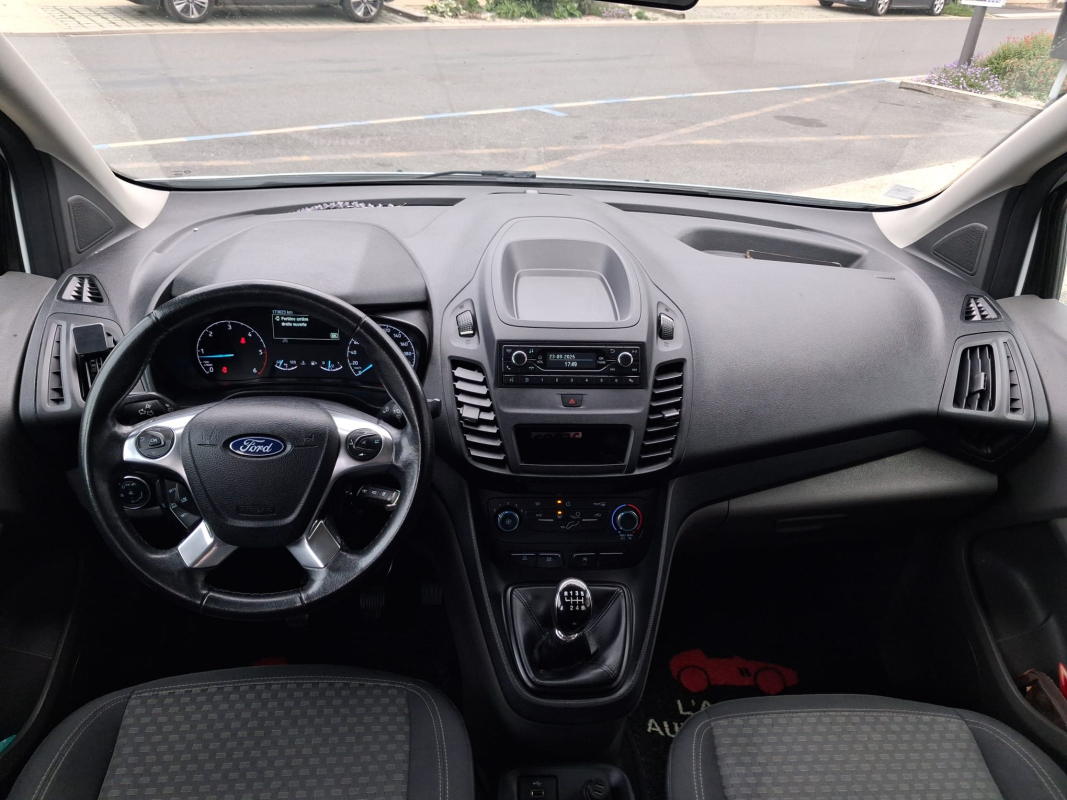 Ford Transit — 9