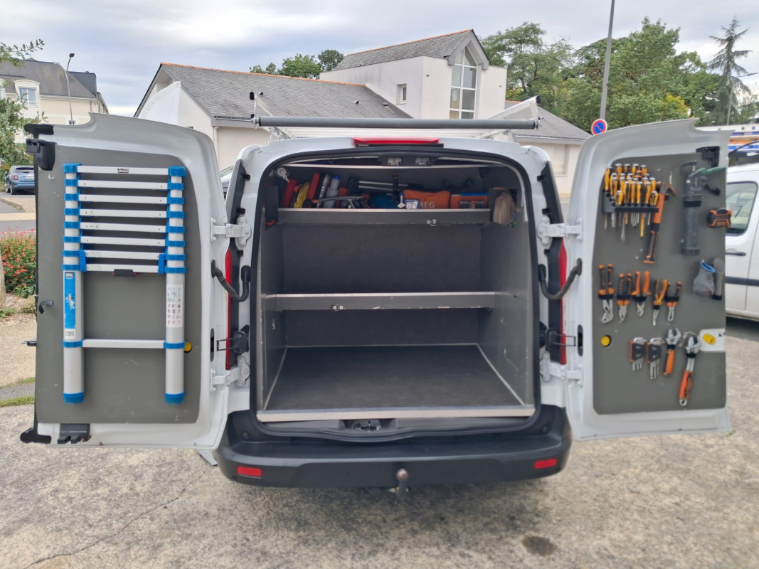 Ford Transit — 15