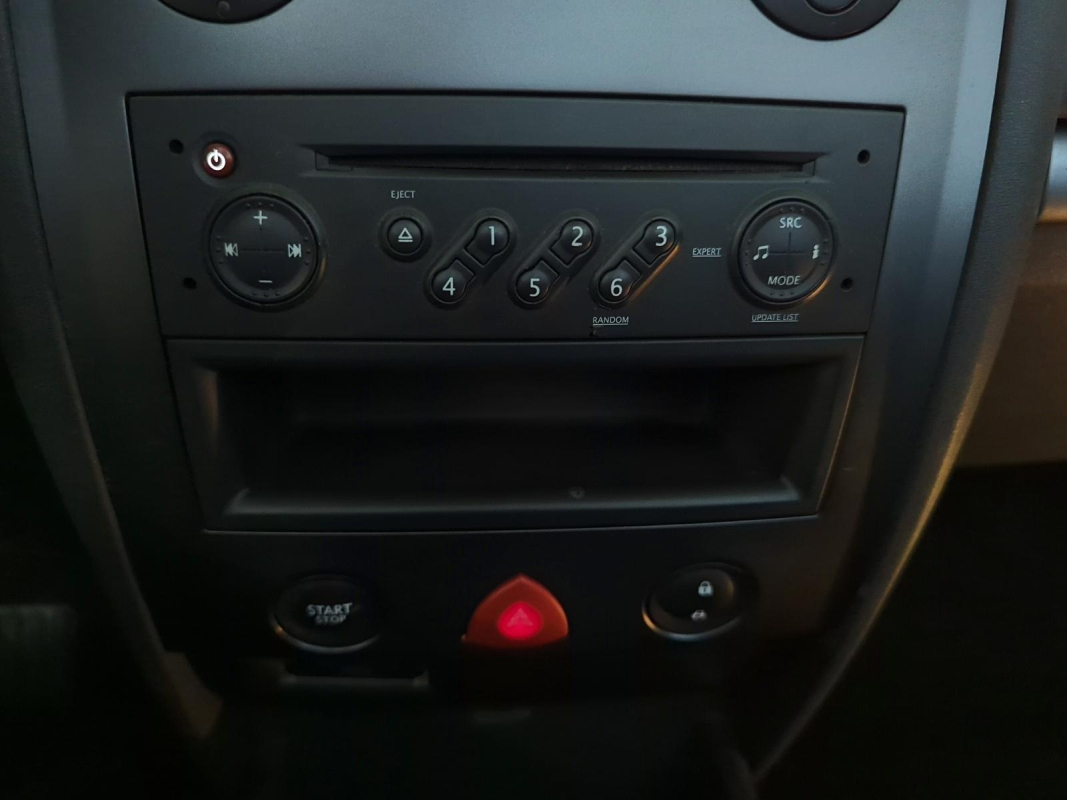 Renault Megane CC — 18