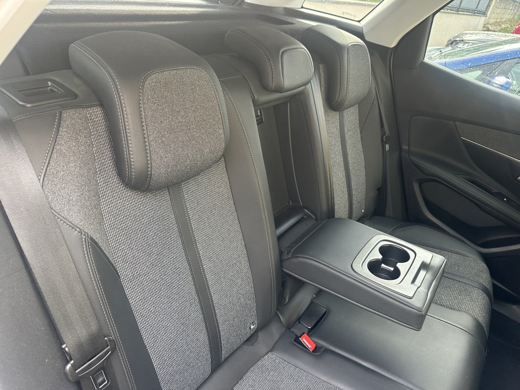 Peugeot 3008 — 12