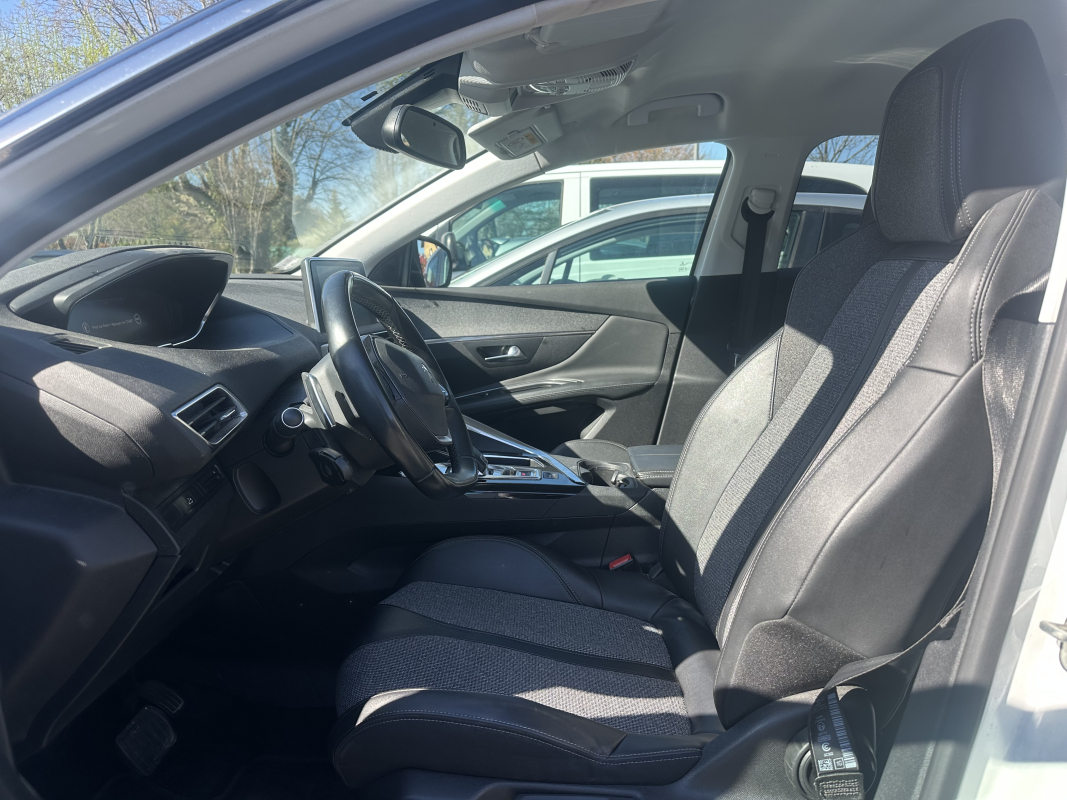 Peugeot 3008 — 9